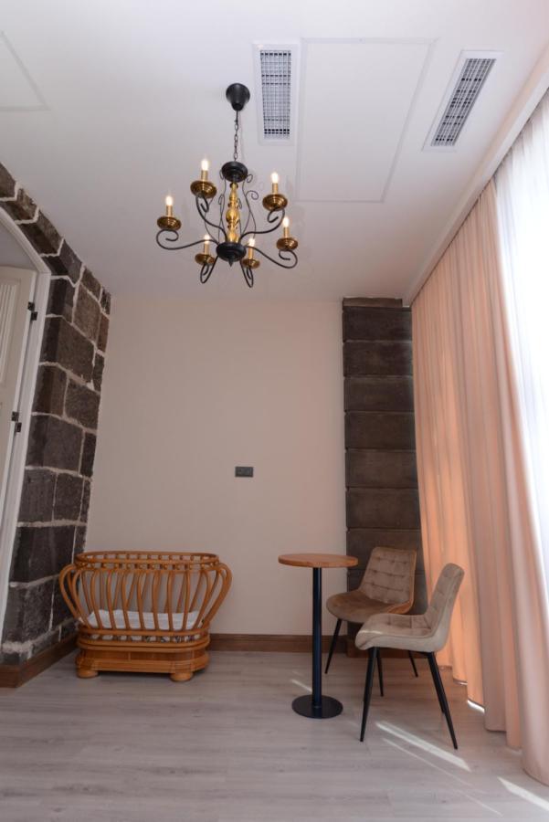 Old Avenue Hotel Гюмри Экстерьер фото