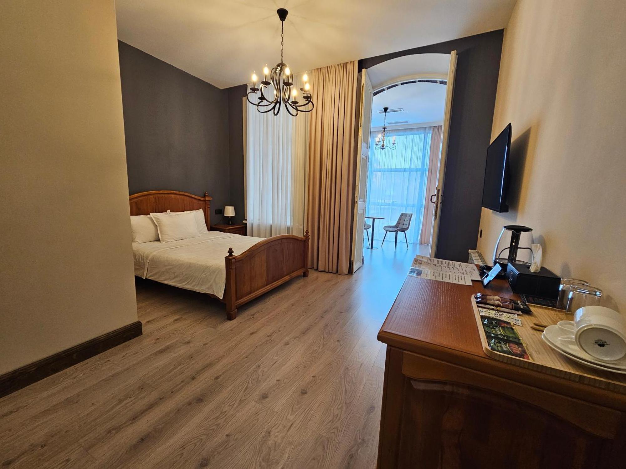 Old Avenue Hotel Гюмри Экстерьер фото