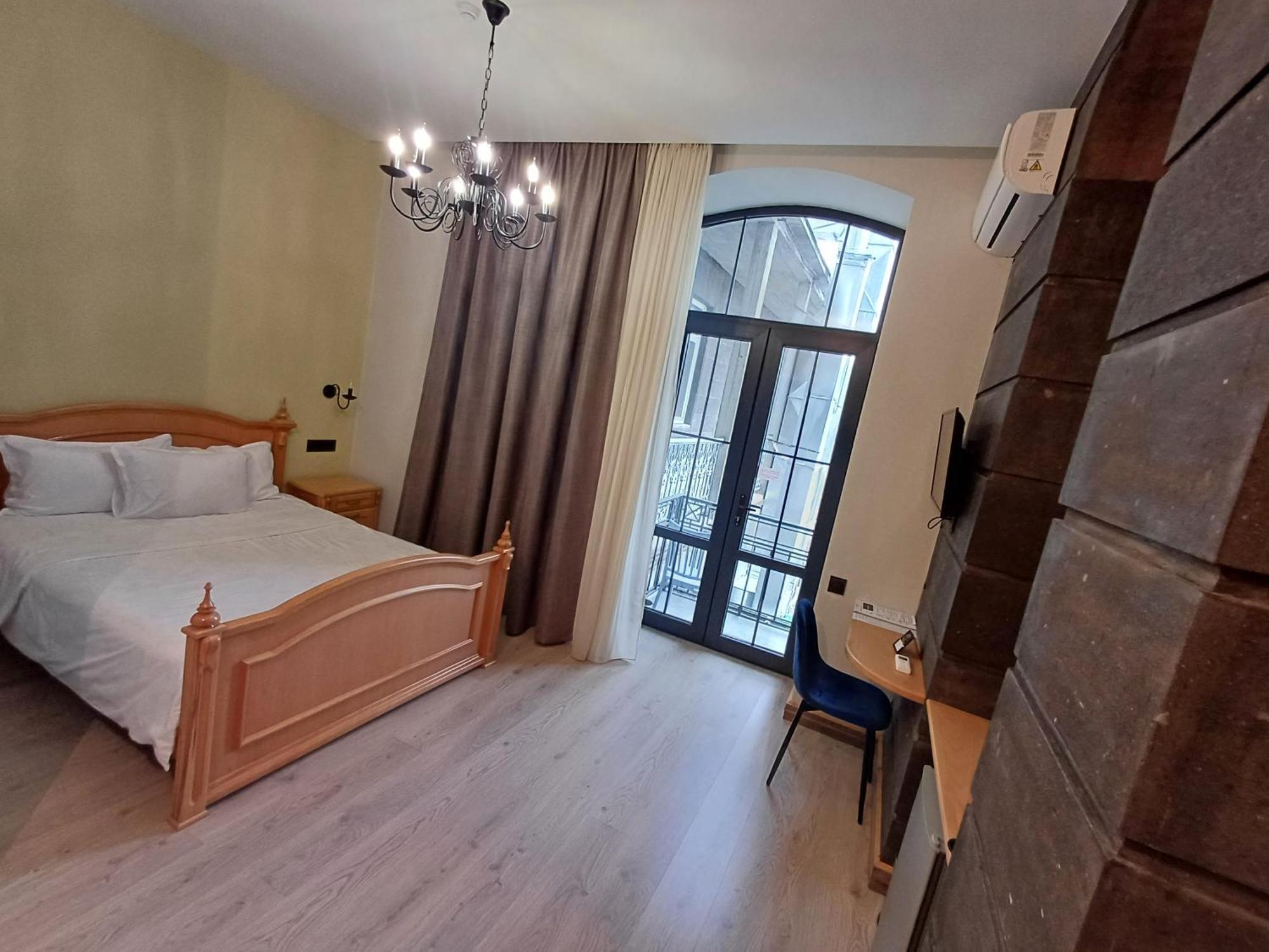 Old Avenue Hotel Гюмри Экстерьер фото
