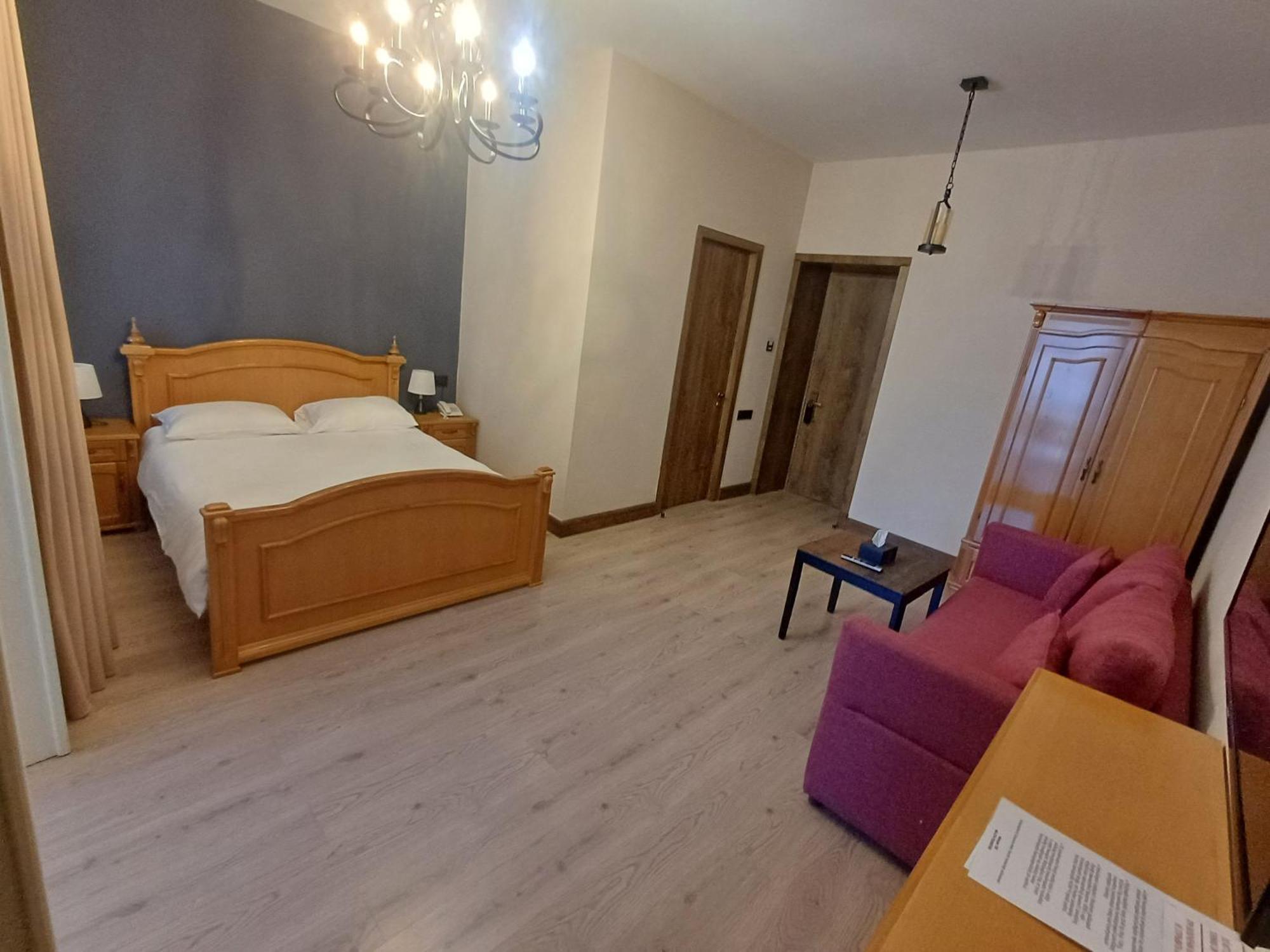 Old Avenue Hotel Гюмри Экстерьер фото